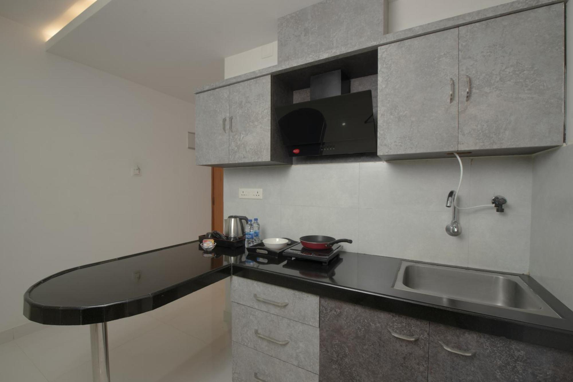 Manipal Atalia Service Apartments Ngoại thất bức ảnh